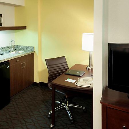 Springhill Suites By Marriott Dallas Downtown / West End Exterior photo