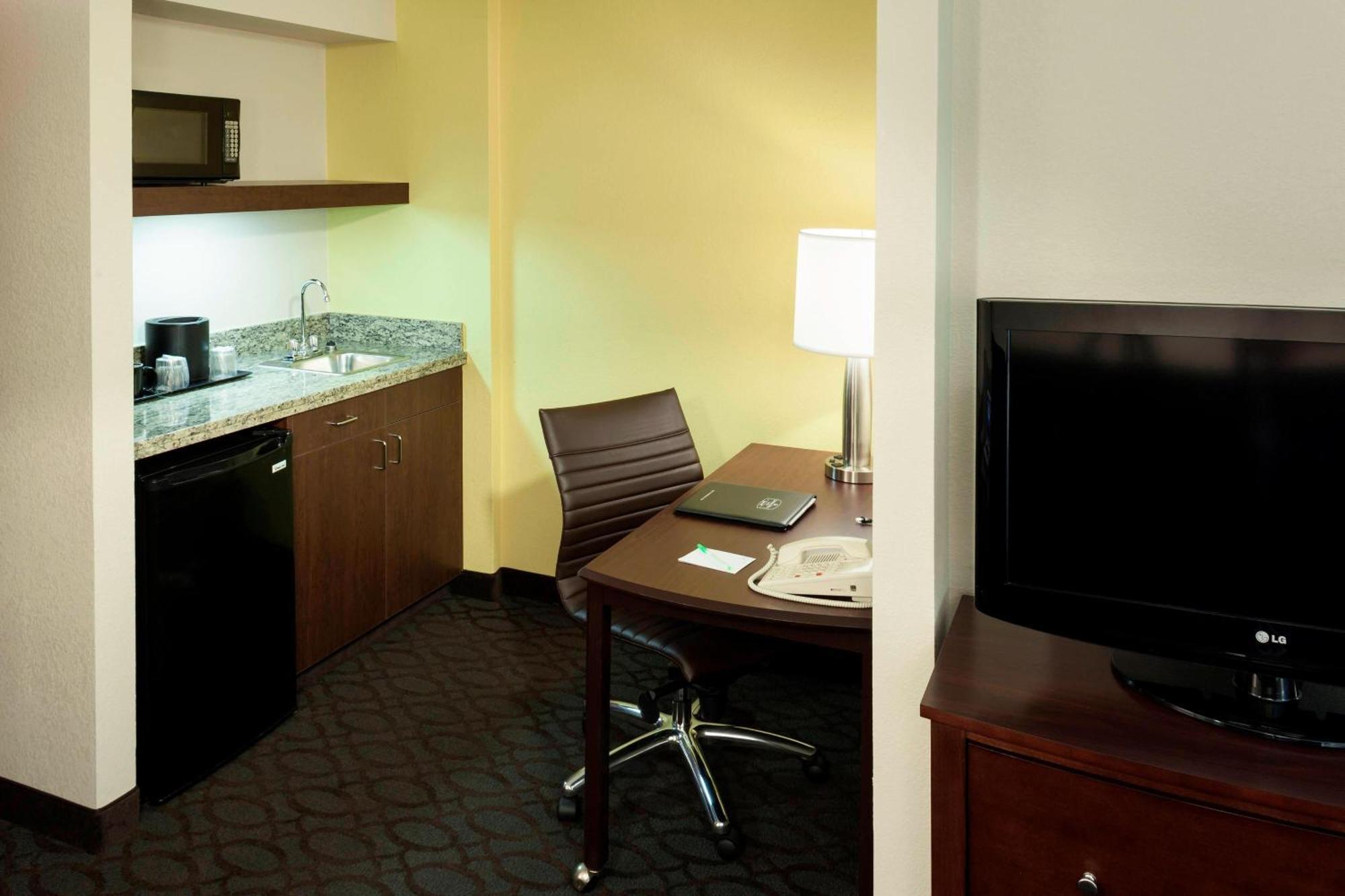 Springhill Suites By Marriott Dallas Downtown / West End Exterior photo