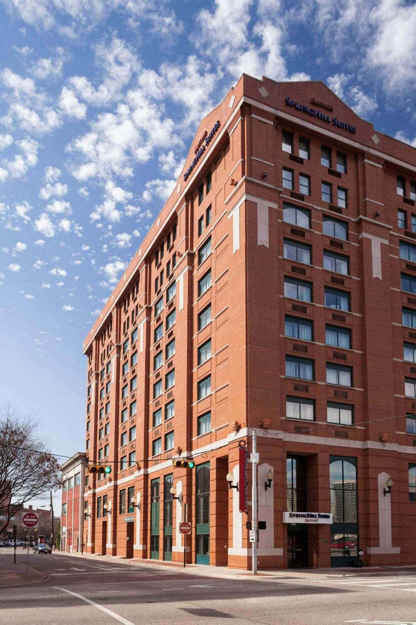 Springhill Suites By Marriott Dallas Downtown / West End Exterior photo
